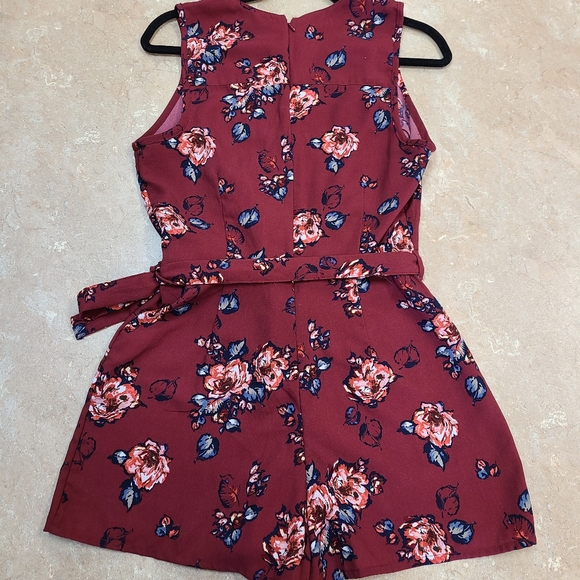 Abercrombie & Fitch flower romper, burgundy, size 8. - Picture 5 of 5